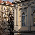 Casa Strehler Daire *